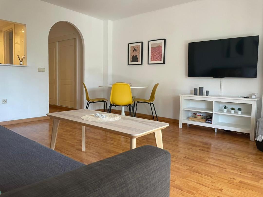 Calido Apartamento Con Gran Terraza Y Vistas A 600 Metros Del Mar Benalmadena Luaran gambar